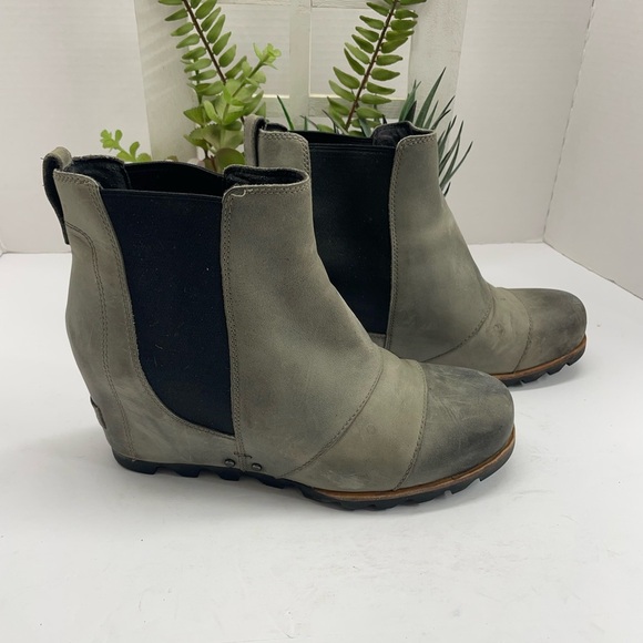 Sorel Women's Gray Wedge Boots - Picture 1 of 6